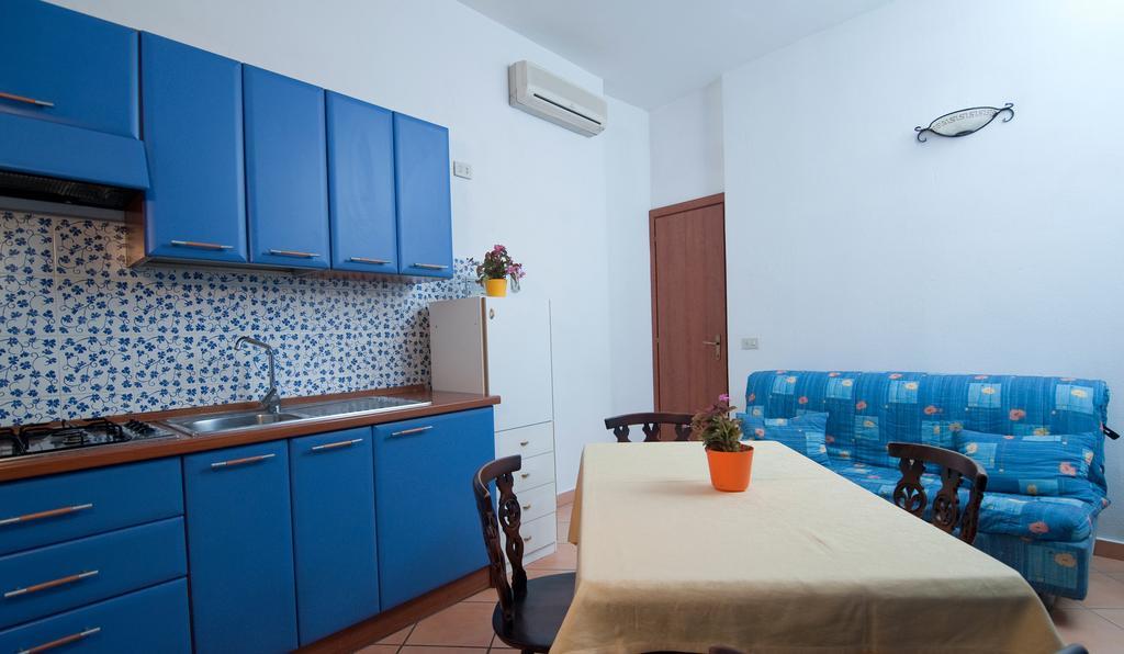 Freedom Holiday Residence Massa Lubrense Szoba fotó